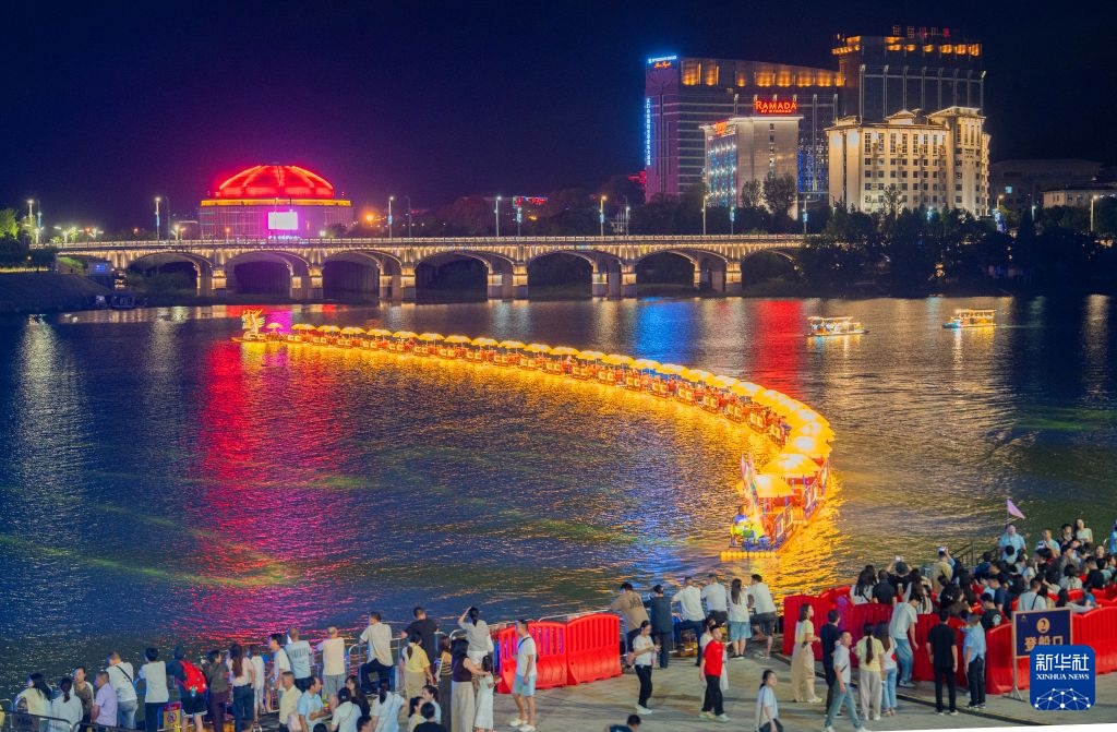 活力中国调研行丨湖南张家界:多元业态激活暑期文旅活力 活力中国调研行丨湖南张家界:多元业态激活暑期文旅活力