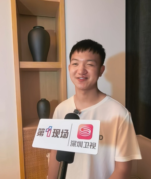 “山西挖眼案”受害男孩回深圳报喜！高考全国同专业第一！
