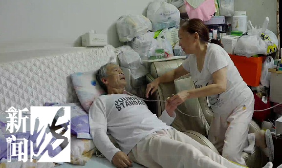 单身老伯过世后曝出惊人秘密，侄子变“继子”，还来抢房……
