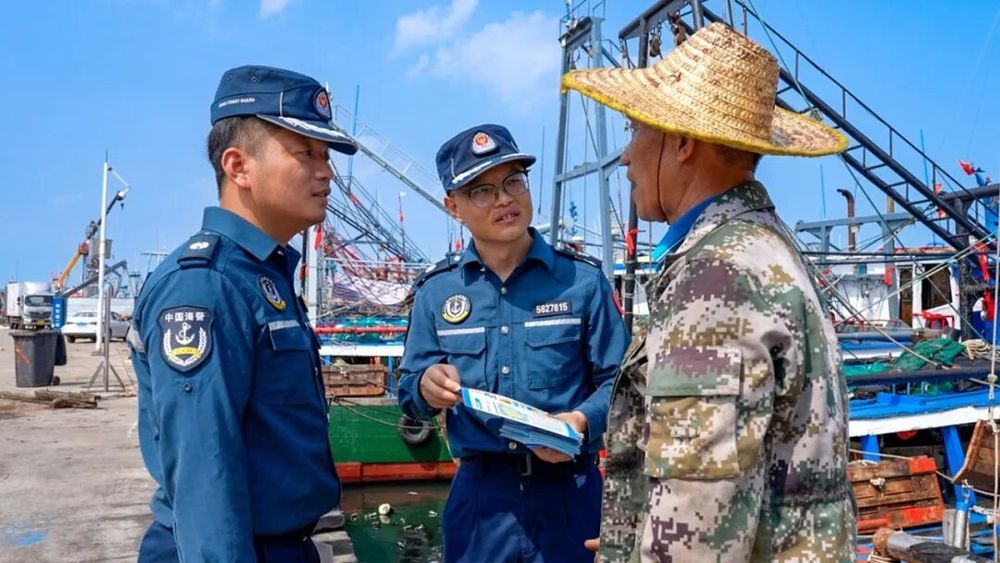 千帆竞发!海警全力护航“金秋第一网” 千帆竞发!海警全力护航“金秋第一网”