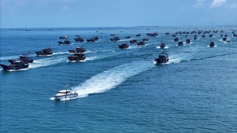 千帆竞发!海警全力护航“金秋第一网” 千帆竞发!海警全力护航“金秋第一网”