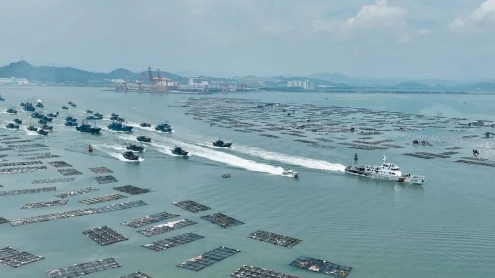 千帆竞发!海警全力护航“金秋第一网” 千帆竞发!海警全力护航“金秋第一网”