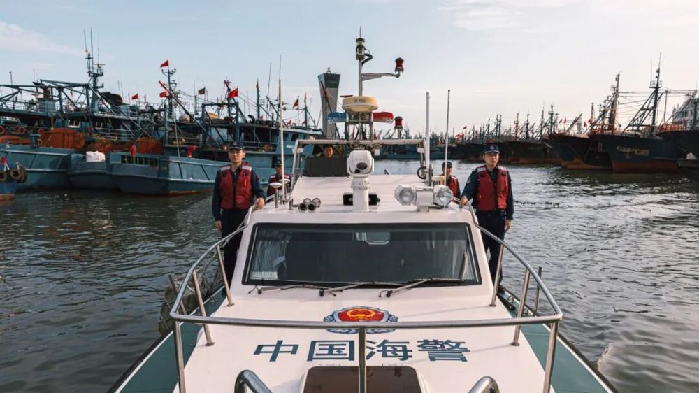 千帆竞发!海警全力护航“金秋第一网” 千帆竞发!海警全力护航“金秋第一网”