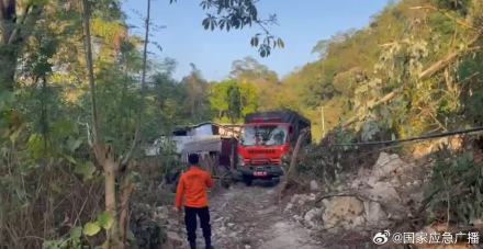 印尼强震死亡人数升至48人 另有64人受伤 印尼强震死亡人数升至48人 另有64人受伤