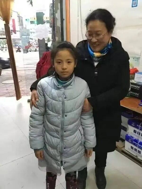 被老师抚养8年的女孩考上师范：想成为像黄文秀一样的人