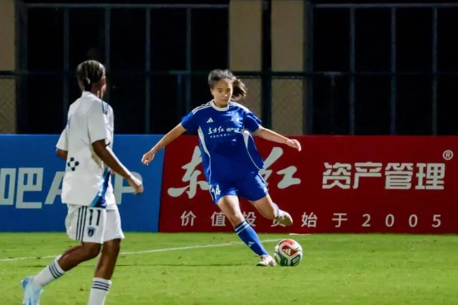 5比0!中国U-17女足横扫皇马梯队!巨星劳尔夫妇专程来上海为女儿加油助威,还是输了 5比0!中国U-17女足横扫皇马梯队!巨星劳尔夫妇专程来上海为女儿加油助威,还是输了