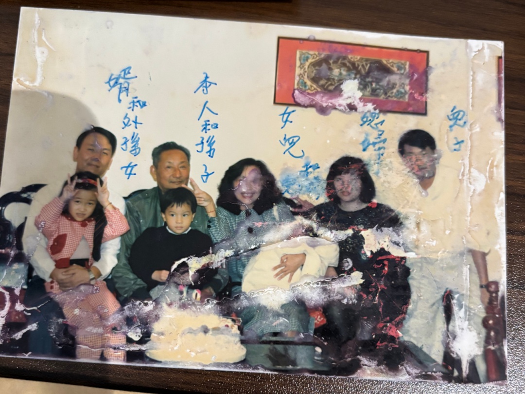 上海男子帮台湾游客拍照发现竟是失联多年的堂叔，相认后堂叔回浙江寻根，多位亲属赶来相聚：家族一下子从原来的二十几人变成了五六十人
