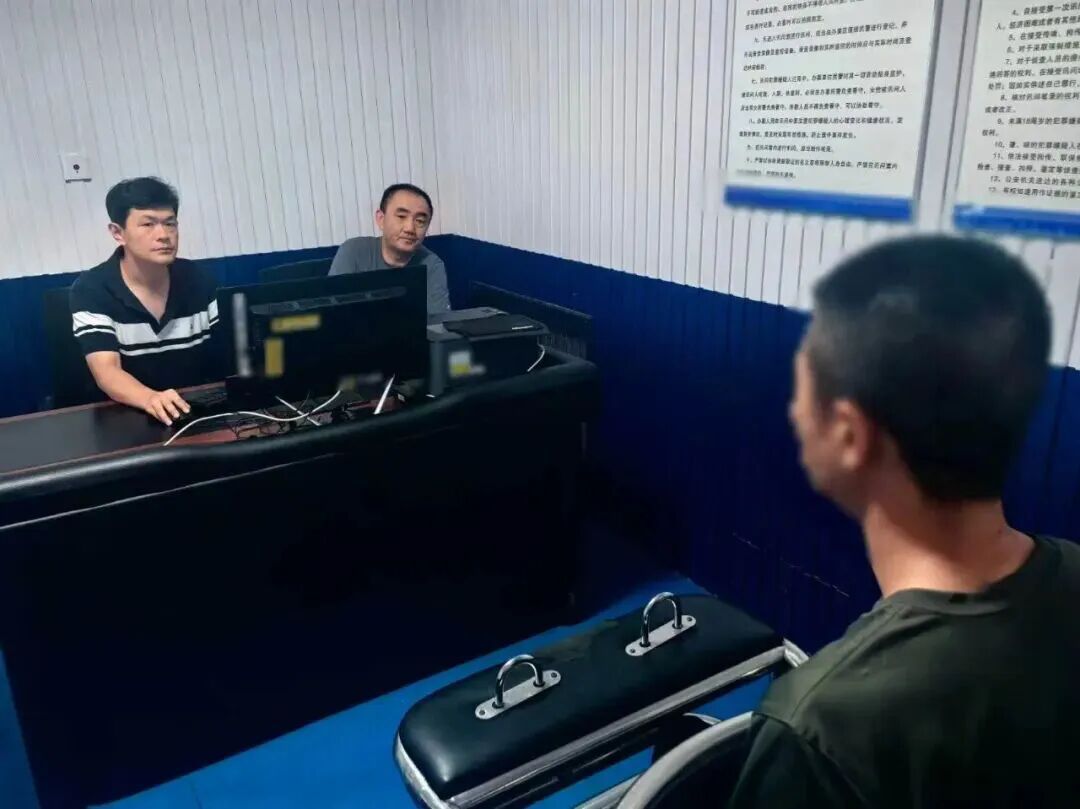 网恋邂逅冒牌军人，10余名女性被骗财骗色！警方通报