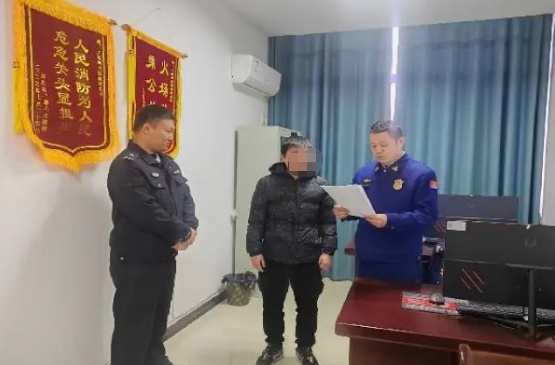 这种停车方式涉嫌违法，千万别做！