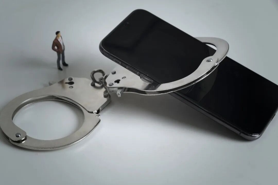 某涉密人员多次在微信群泄密，被追究刑事责任！