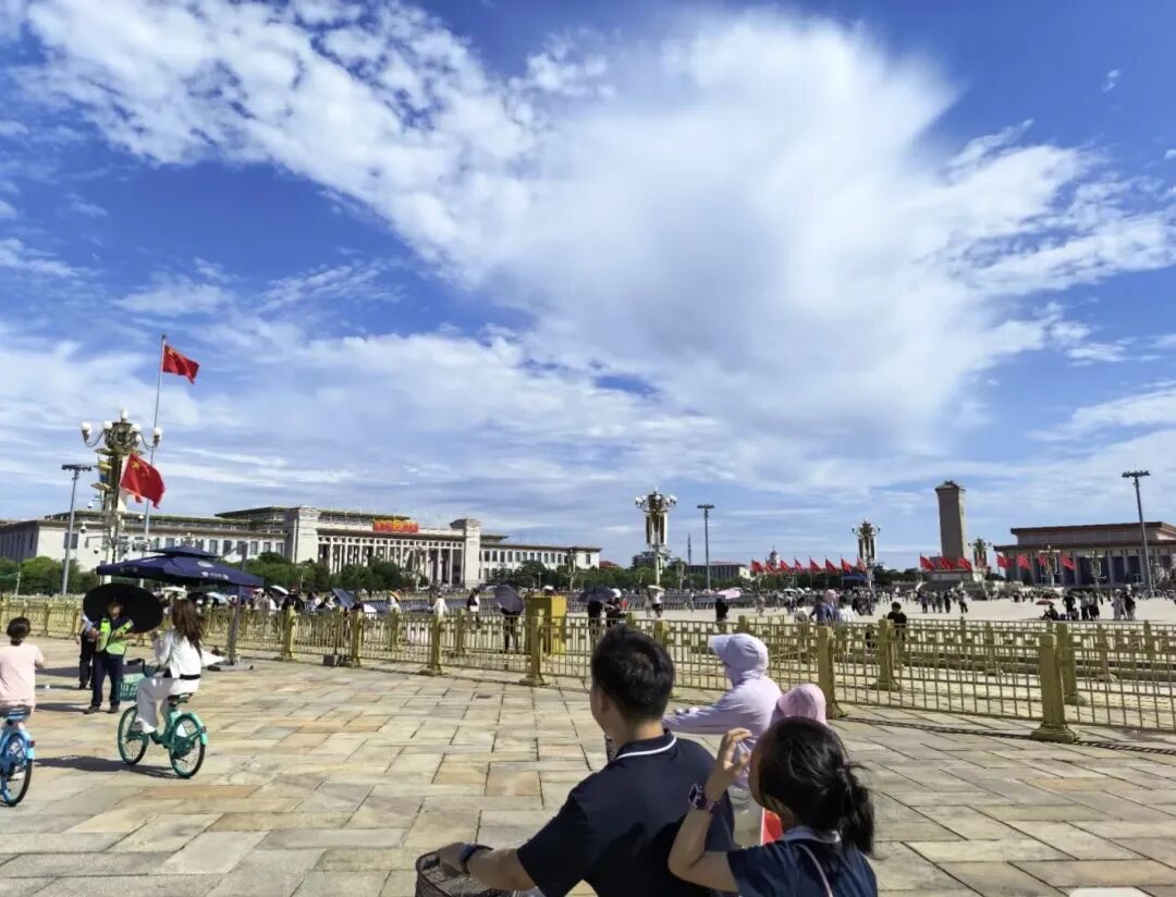 今天，被北京的蓝天狠狠治愈了——
