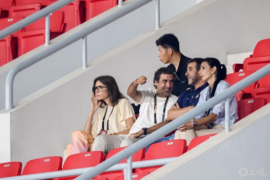 5比0!中国U-17女足横扫皇马梯队!巨星劳尔夫妇专程来上海为女儿加油助威,还是输了 5比0!中国U-17女足横扫皇马梯队!巨星劳尔夫妇专程来上海为女儿加油助威,还是输了
