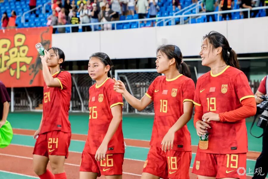 5比0!中国U-17女足横扫皇马梯队!巨星劳尔夫妇专程来上海为女儿加油助威,还是输了 5比0!中国U-17女足横扫皇马梯队!巨星劳尔夫妇专程来上海为女儿加油助威,还是输了