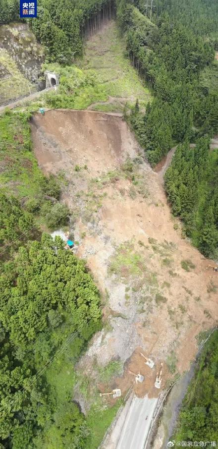 广西南丹一施工点山体滑坡 致1人遇难 仍有4人被困 广西南丹一施工点山体滑坡 致1人遇难 仍有4人被困