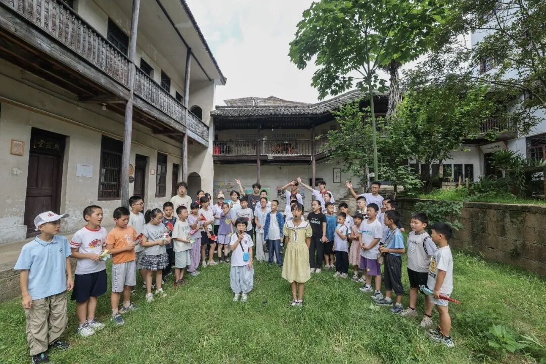 “鸡血”话术未必真励志