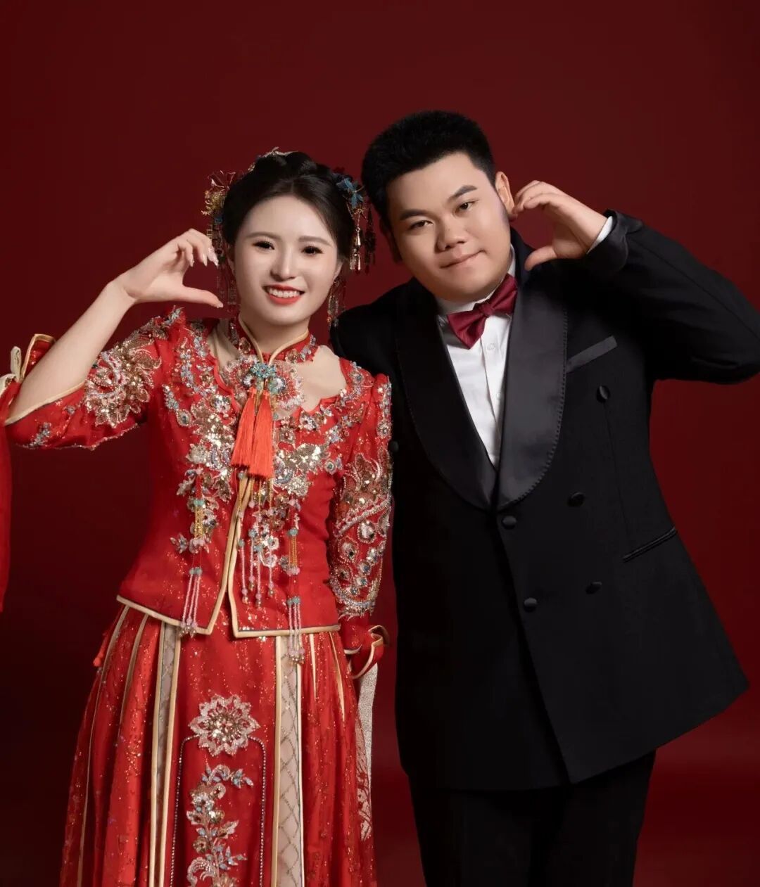 结了个婚，立了个功，啥情况？