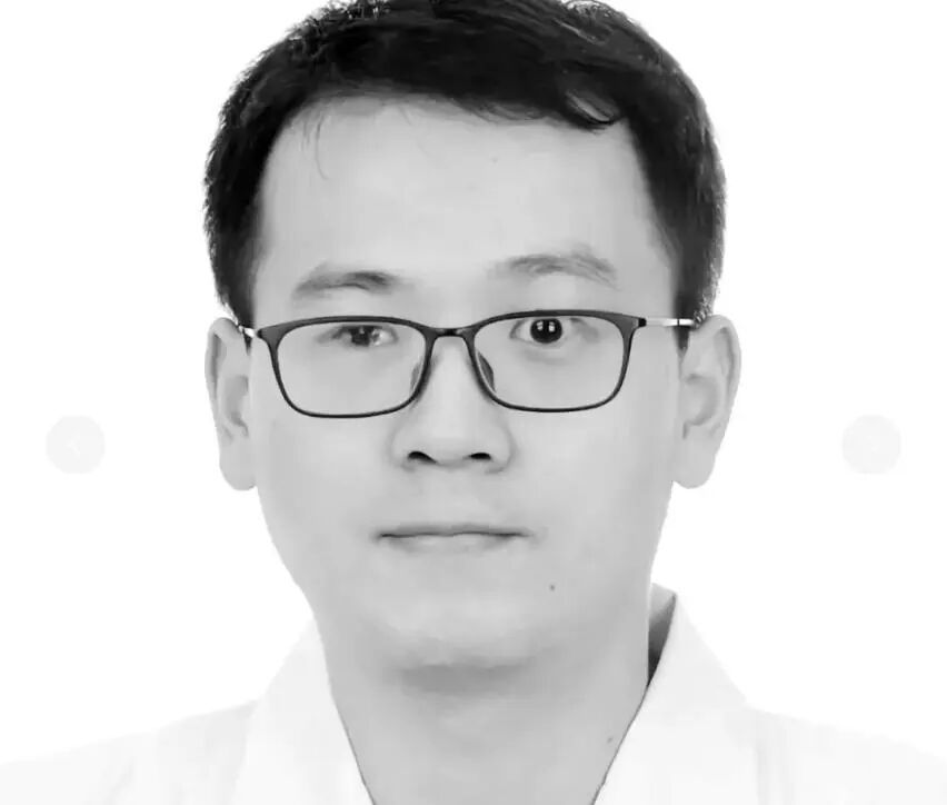 “棒棒糖叔叔”走了！上千人来送别