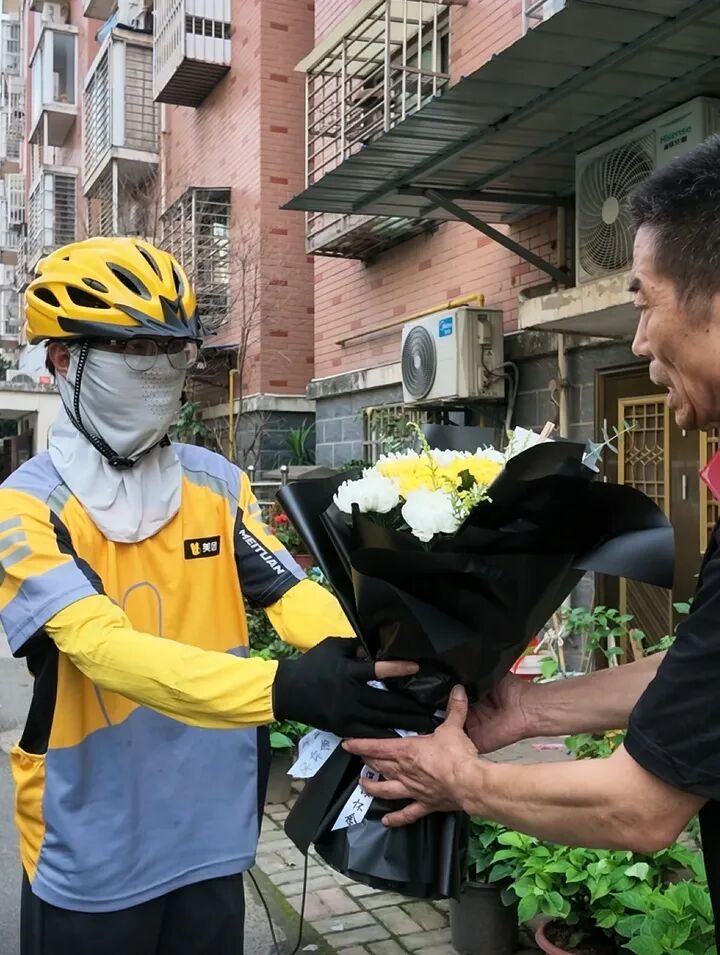 年仅39岁医生离世，近千人自发赶来送别，“他是顶顶顶好的医生”