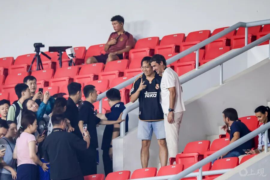 5比0!中国U-17女足横扫皇马梯队!巨星劳尔夫妇专程来上海为女儿加油助威,还是输了 5比0!中国U-17女足横扫皇马梯队!巨星劳尔夫妇专程来上海为女儿加油助威,还是输了