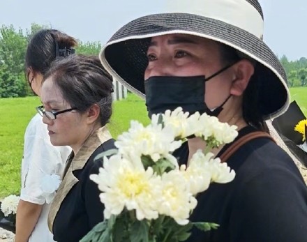 百米长队为杨国辉医生送别，他永远留在了自己热爱的沭阳