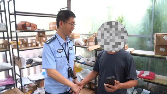 东营付先生遇免费炒股手机骗局，民警及时拦截