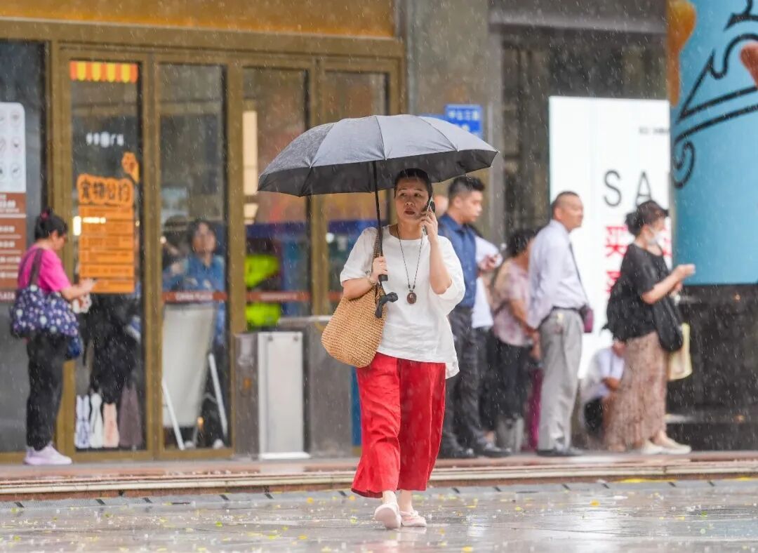 台风“沙德尔”生成，南海或有热带低压登陆海南广东；未来广东部分地区将有大到暴雨，广州将有一次持续性降水过程