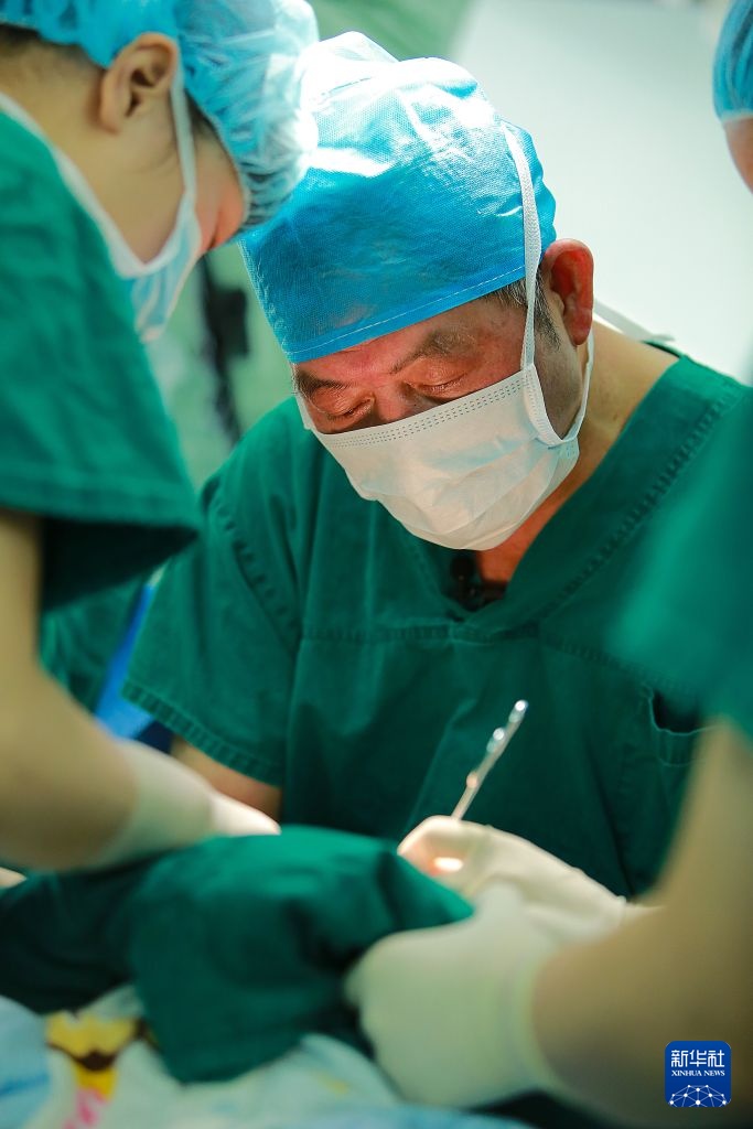 中央宣传部、国家卫生健康委联合发布“最美医生”先进事迹