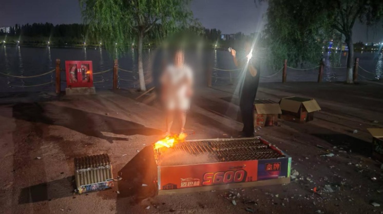 只为寻求刺激、宣泄情绪,银川市3名男子凌晨恶意燃放烟花爆竹扰民被行政拘留! 只为寻求刺激、宣泄情绪,银川市3名男子凌晨恶意燃放烟花爆竹扰民被行政拘留!