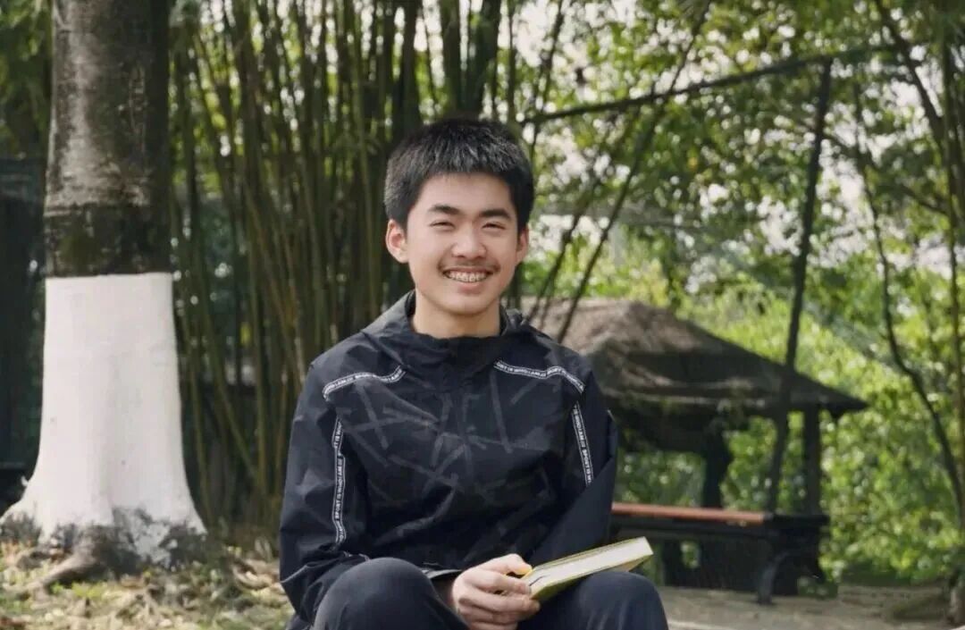 独臂少年刘宸瑞,考入清华! 独臂少年刘宸瑞,考入清华!