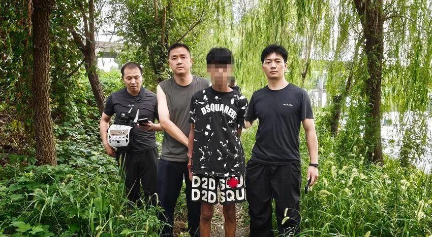 荷叶丛中揪出骗子!民警现场截下14万元被骗款 荷叶丛中揪出骗子!民警现场截下14万元被骗款