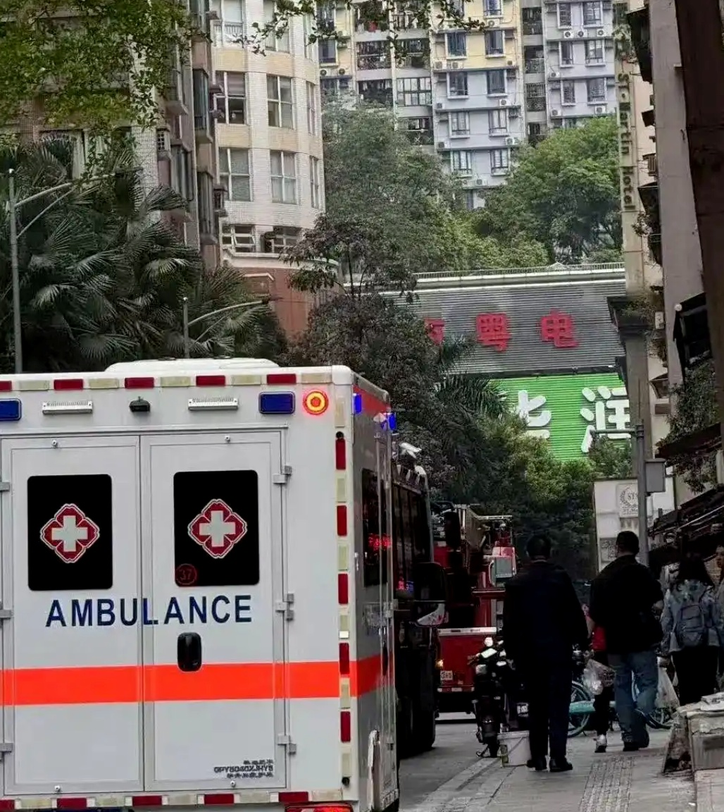 上海一男子自制浪漫“永生花”,现场瞬间发生爆燃,店烧了人被行拘10天 上海一男子自制浪漫“永生花”,现场瞬间发生爆燃,店烧了人被行拘10天