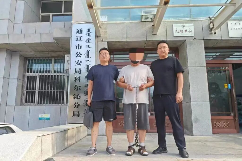 两名女出租车司机遭劫杀，犯罪嫌疑人藏匿29年后被抓