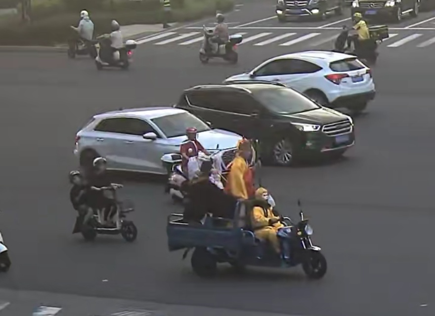 浙江一街头撞见西游师徒四人骑“铁马”上路,交警依法对其进行处罚 浙江一街头撞见西游师徒四人骑“铁马”上路,交警依法对其进行处罚