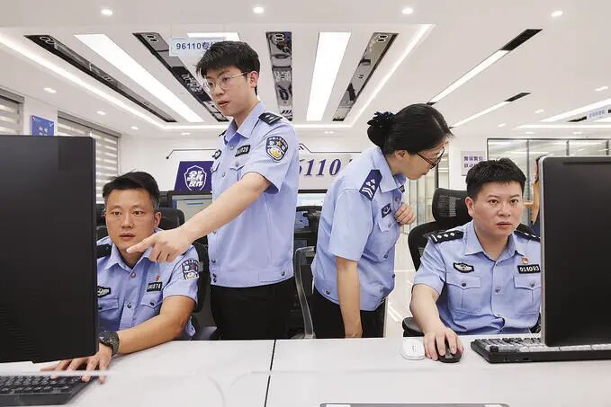 男子想为“约会”再充值万元，被民警“追”上了！