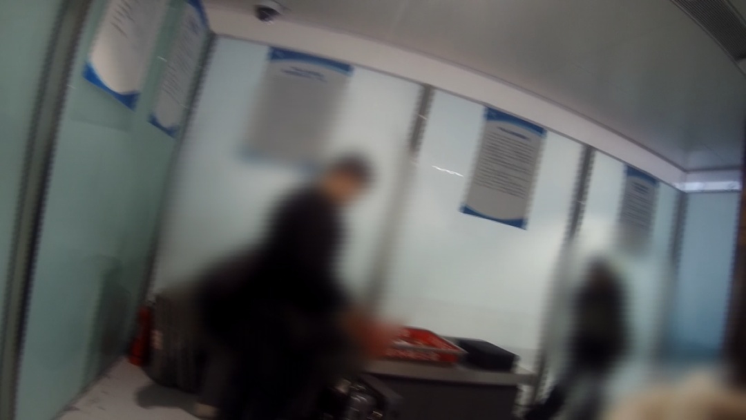 北京一对男女瞒报黄金,欲闯关出境!然后悲剧了! 北京一对男女瞒报黄金,欲闯关出境!然后悲剧了!