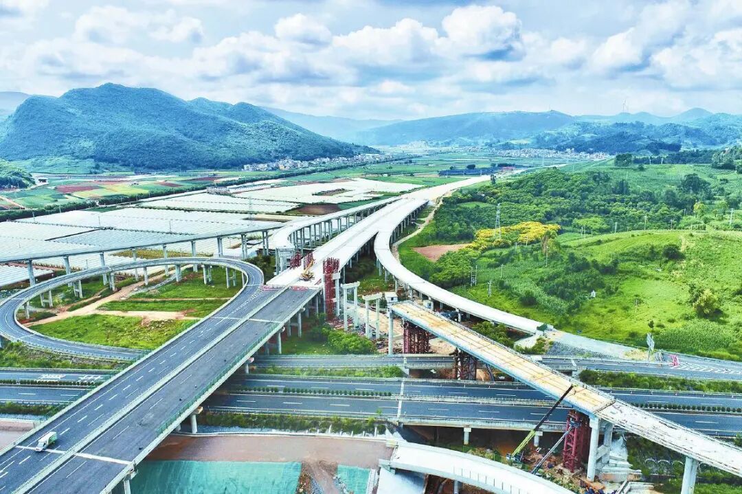 穿越横断山脉！大瑞铁路建设迈入决胜期，还有多条高速公路……