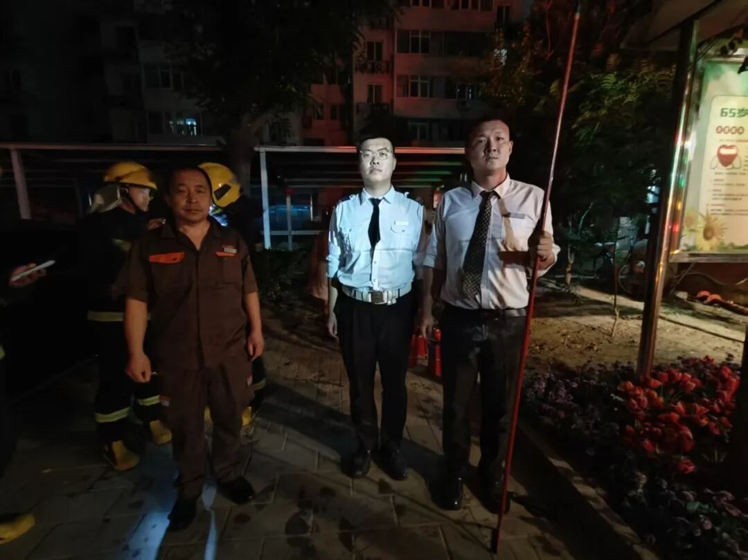 两起电动自行车起火 社区微型消防站及时处置 两起电动自行车起火 社区微型消防站及时处置