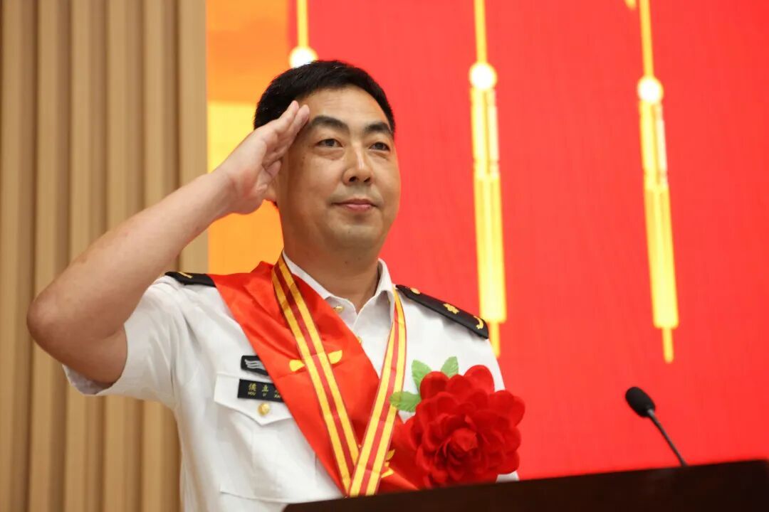 捧着颅骨标本做研究,这位军事医学专家曾荣立一等功! 捧着颅骨标本做研究,这位军事医学专家曾荣立一等功!