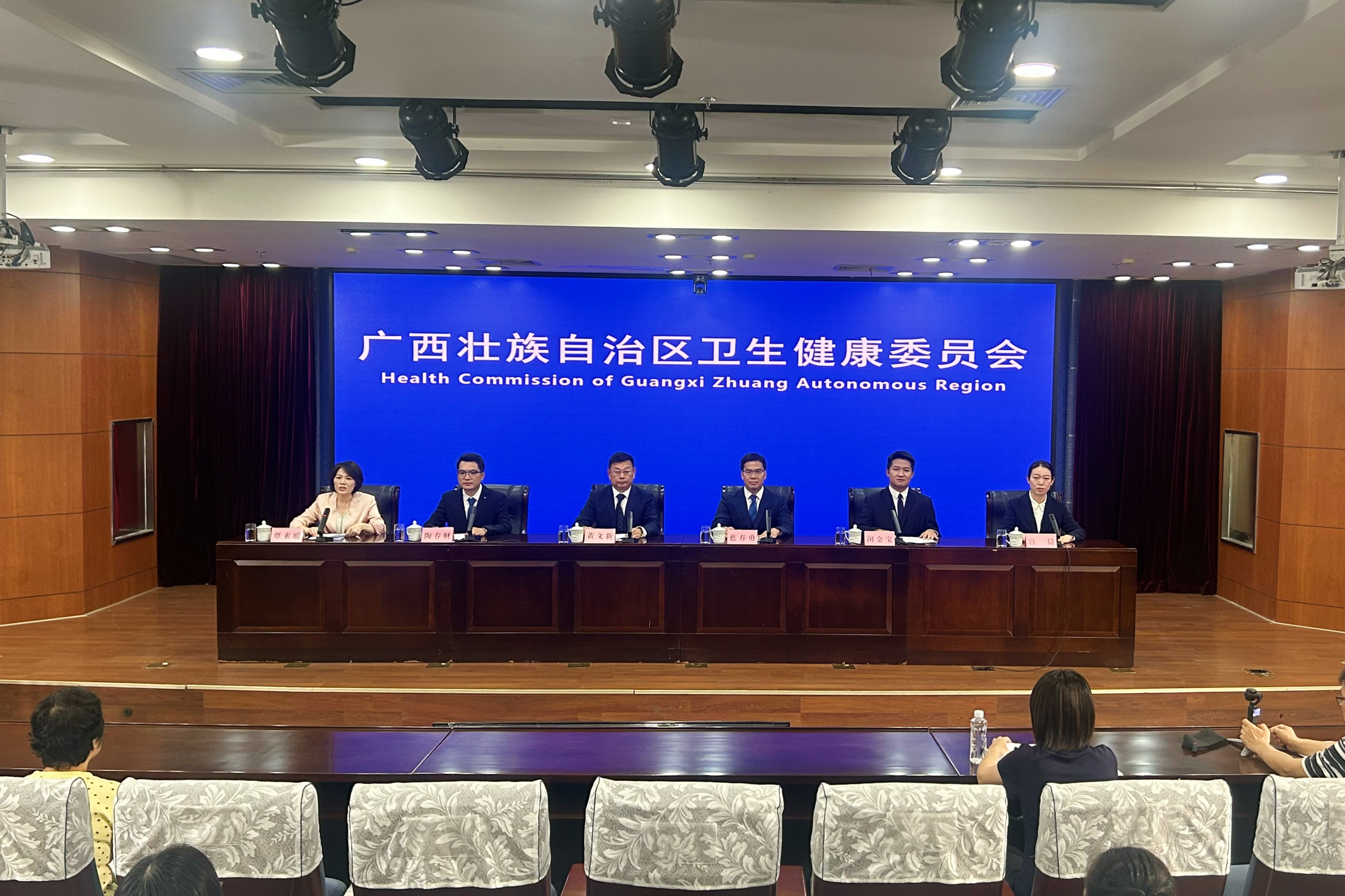 广西医师队伍建设成效显著 五年来每千人口执业(助理)医师数增长30.0% 广西医师队伍建设成效显著 五年来每千人口执业(助理)医师数增长30.0%
