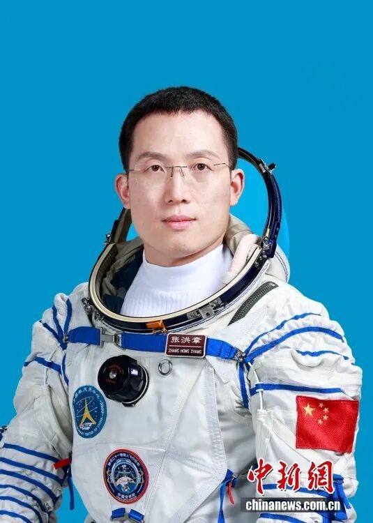 获颁航天功勋奖章,张陆、武飞、张洪章是谁? 获颁航天功勋奖章,张陆、武飞、张洪章是谁?