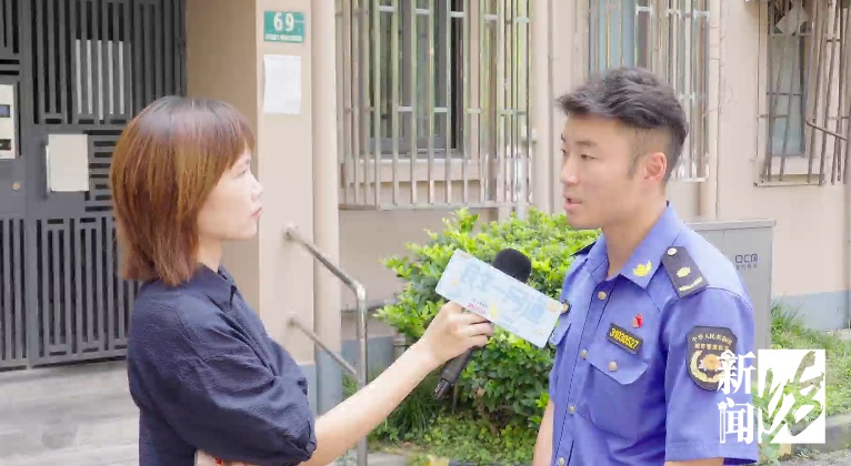 深夜楼道亮灯瞬间吓一跳,徐汇女子一晚开门6次都在!邻居指认同一租户:我们都很崩溃 深夜楼道亮灯瞬间吓一跳,徐汇女子一晚开门6次都在!邻居指认同一租户:我们都很崩溃