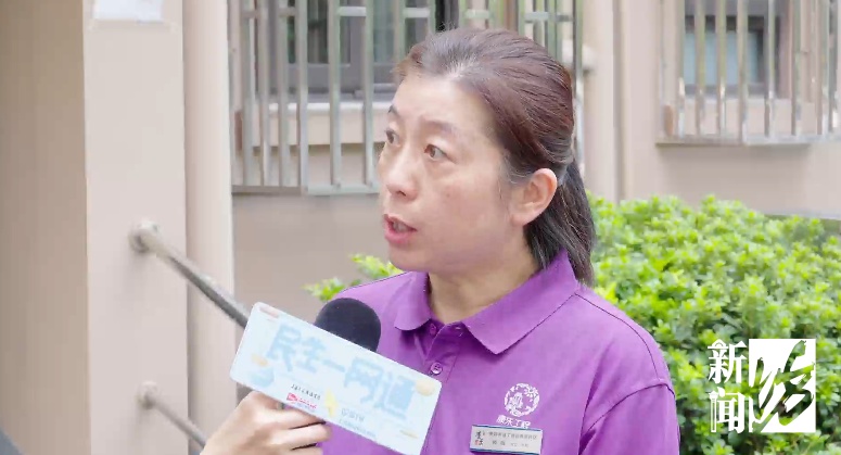 深夜楼道亮灯瞬间吓一跳,徐汇女子一晚开门6次都在!邻居指认同一租户:我们都很崩溃 深夜楼道亮灯瞬间吓一跳,徐汇女子一晚开门6次都在!邻居指认同一租户:我们都很崩溃