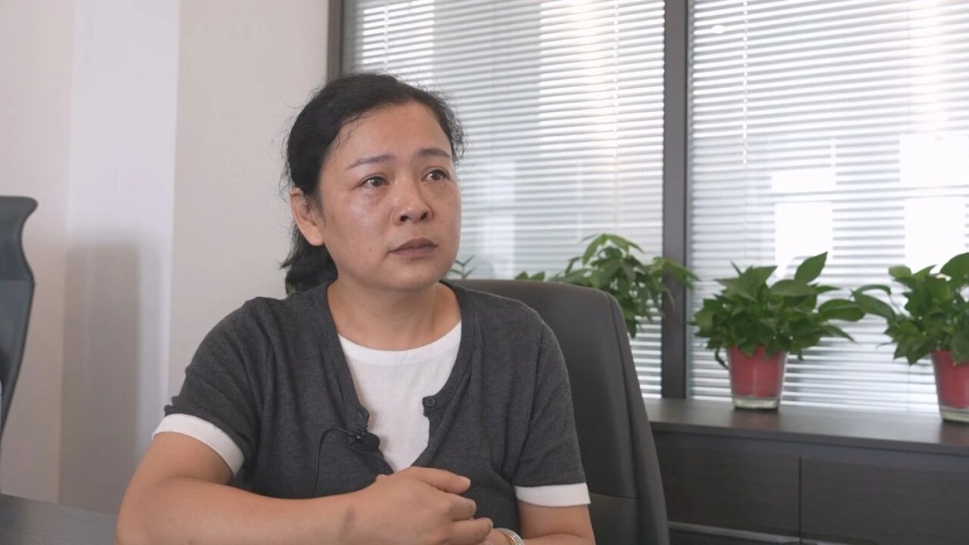 员工猝死,同事们连续5年资助遗孀母子!如今孩子考上大学,企业:永远给他留位置 员工猝死,同事们连续5年资助遗孀母子!如今孩子考上大学,企业:永远给他留位置