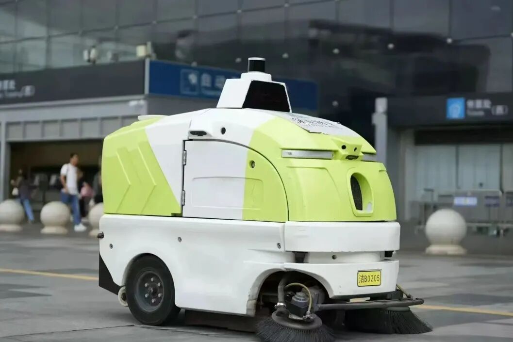 深圳地铁站里,小到“离谱”的迷你椅子是给谁安排的? 深圳地铁站里,小到“离谱”的迷你椅子是给谁安排的?