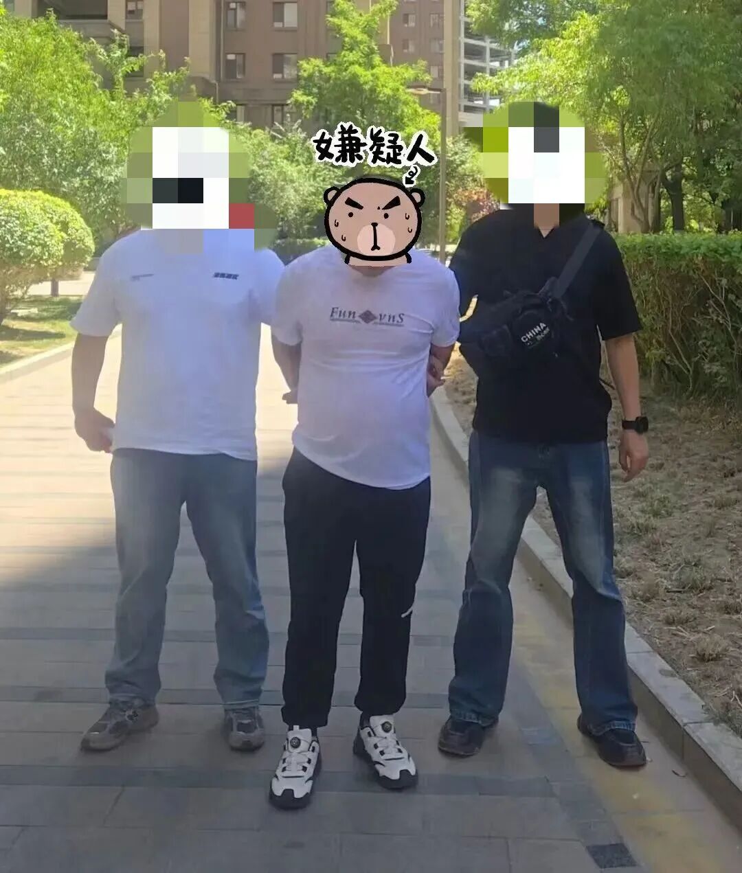 银川一女士逛早市被人抱腿,回去后发现十万元黄金手镯没了! 银川一女士逛早市被人抱腿,回去后发现十万元黄金手镯没了!