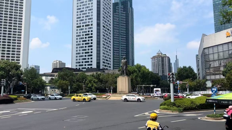 跑过几单外卖之后……从“换位体验”到“接力送单”——南京交警联手平台商场的一次治理探索 跑过几单外卖之后……从“换位体验”到“接力送单”——南京交警联手平台商场的一次治理探索
