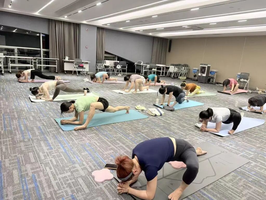 上海市民健身夜校火了,上班族为何抢着上健身夜校? 上海市民健身夜校火了,上班族为何抢着上健身夜校?
