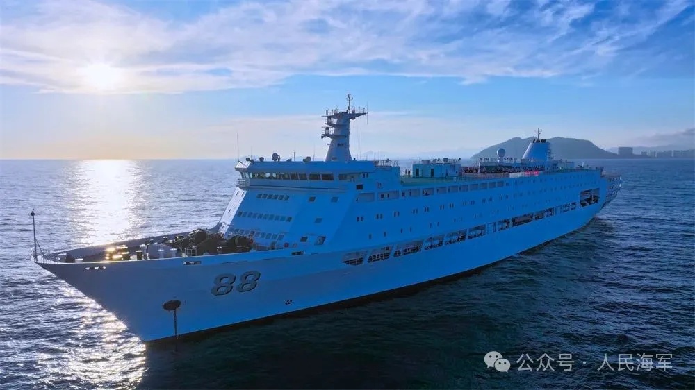 乘坐军舰去报到!空军稍早前出动运-20,从石家庄、济南等地接学生 乘坐军舰去报到!空军稍早前出动运-20,从石家庄、济南等地接学生