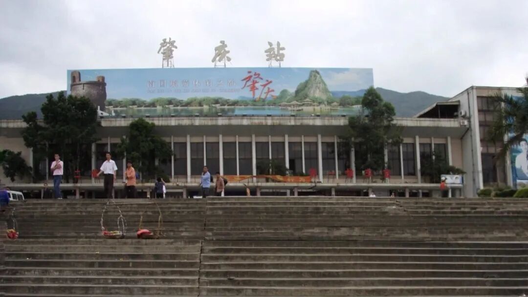 24年,他终于把这声“谢谢”送到了派出所 24年,他终于把这声“谢谢”送到了派出所