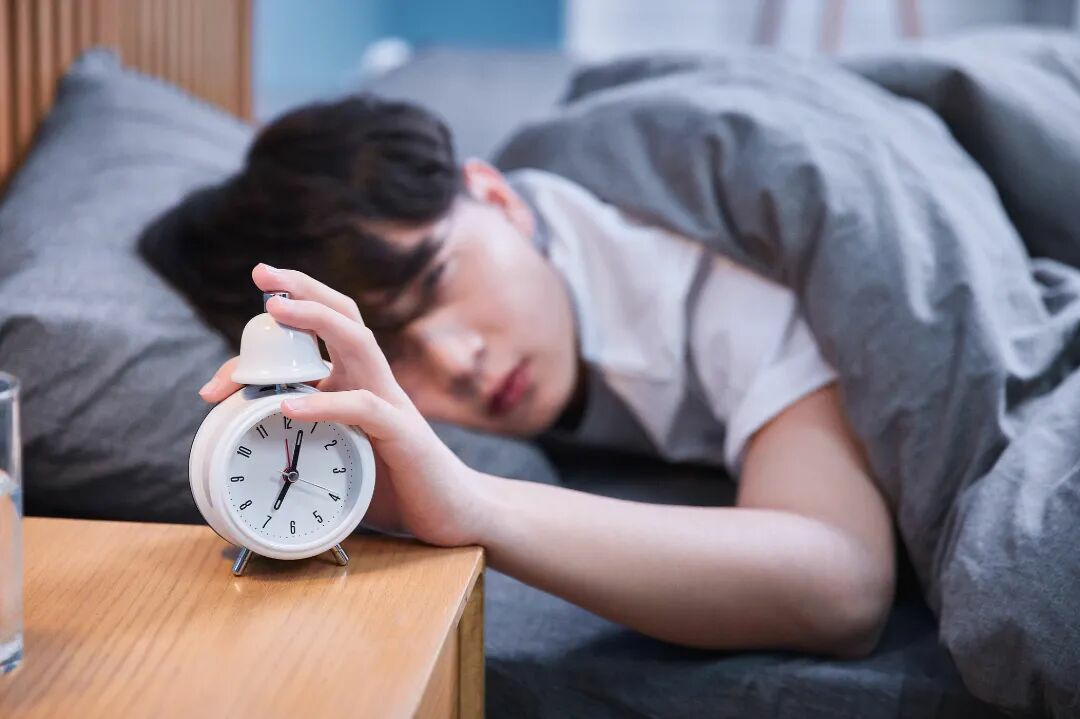 这4种表现可能提示你严重缺觉 改善睡眠有妙招→ 这4种表现可能提示你严重缺觉 改善睡眠有妙招→